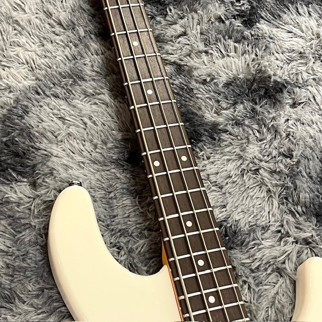 Sire Marcus Miller Z7 4-String AWH (Antique White) 4.17kg（新品