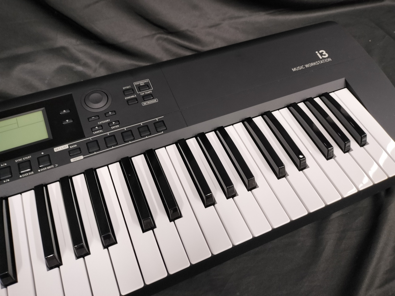 KORG i3 MUSIC WORKSTATION(コルグ ミュージック・ワークステーション