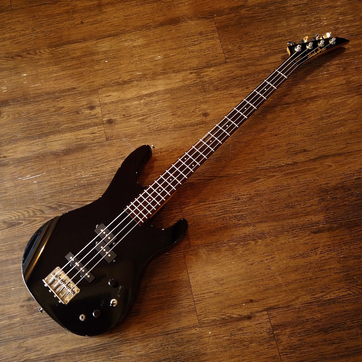 Aria Pro II MadAxe SLB-360 （中古/送料無料）【楽器検索