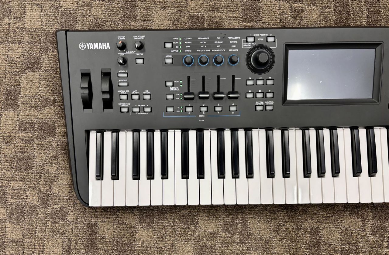 遊べるシンセサイザー！　YAMAHA PSR 16 FM YAMAHA PSR - 16, PSR-16, PSR 16 - (sounds & styles) and FM