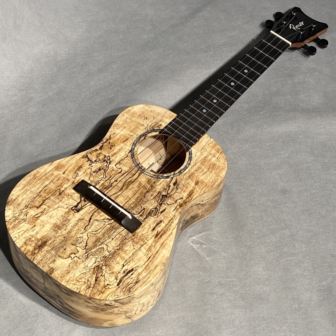 ROMERO CREATIONS C-MG-24004 Concert Mango Hi-G（B級特価）【楽器