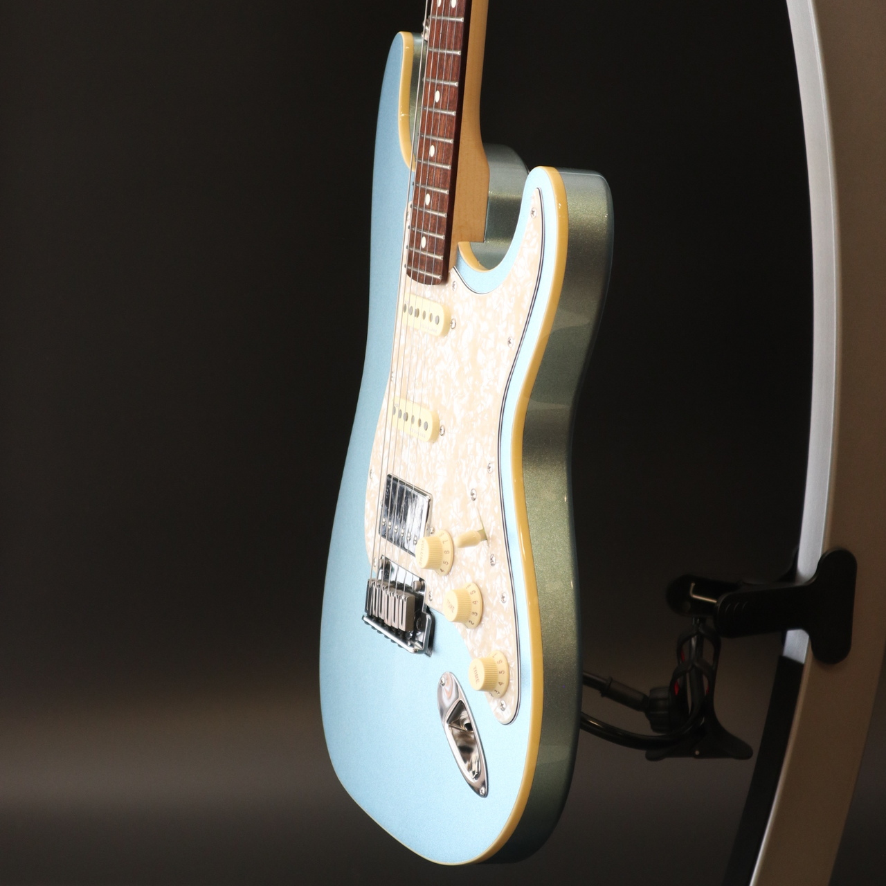 Fender Made in Japan Modern Stratocaster HSS Mystic Ice Blue（新品 