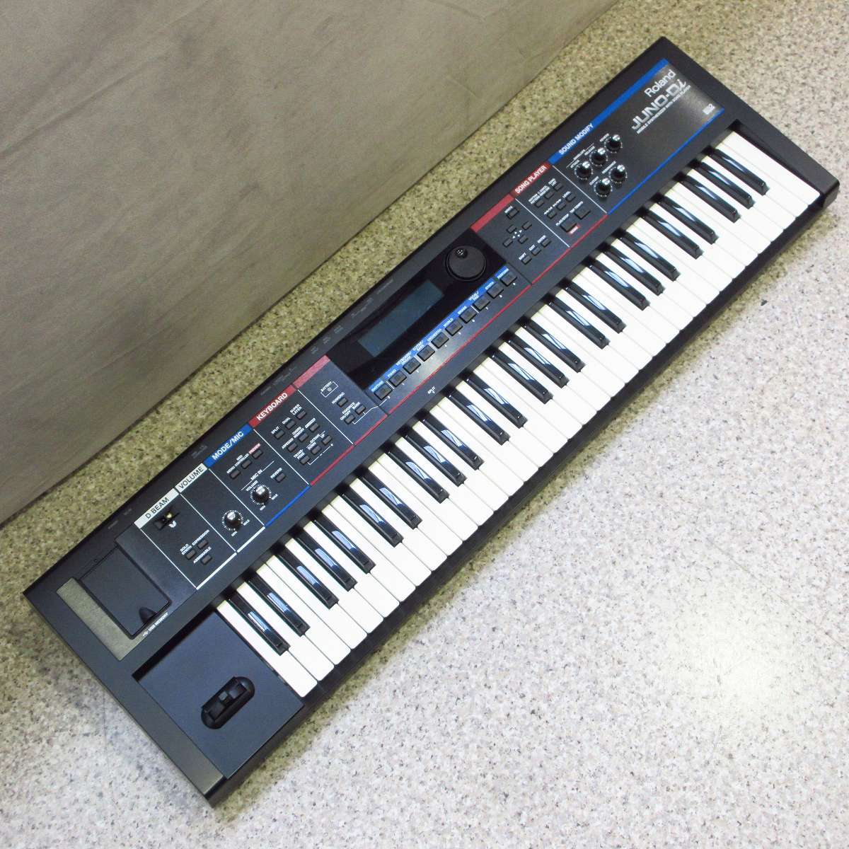 ローランドJUNO-Gi 61鍵 シンセサイザー モバイルキーボード 電池駆動