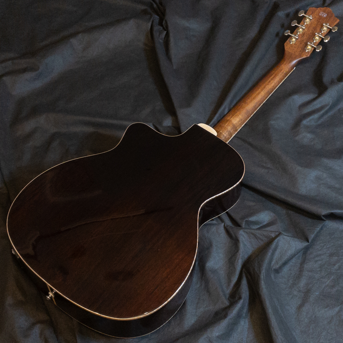 GUILD OM-250CE Reserve Archback NAT (Natural)（新品特価）【楽器