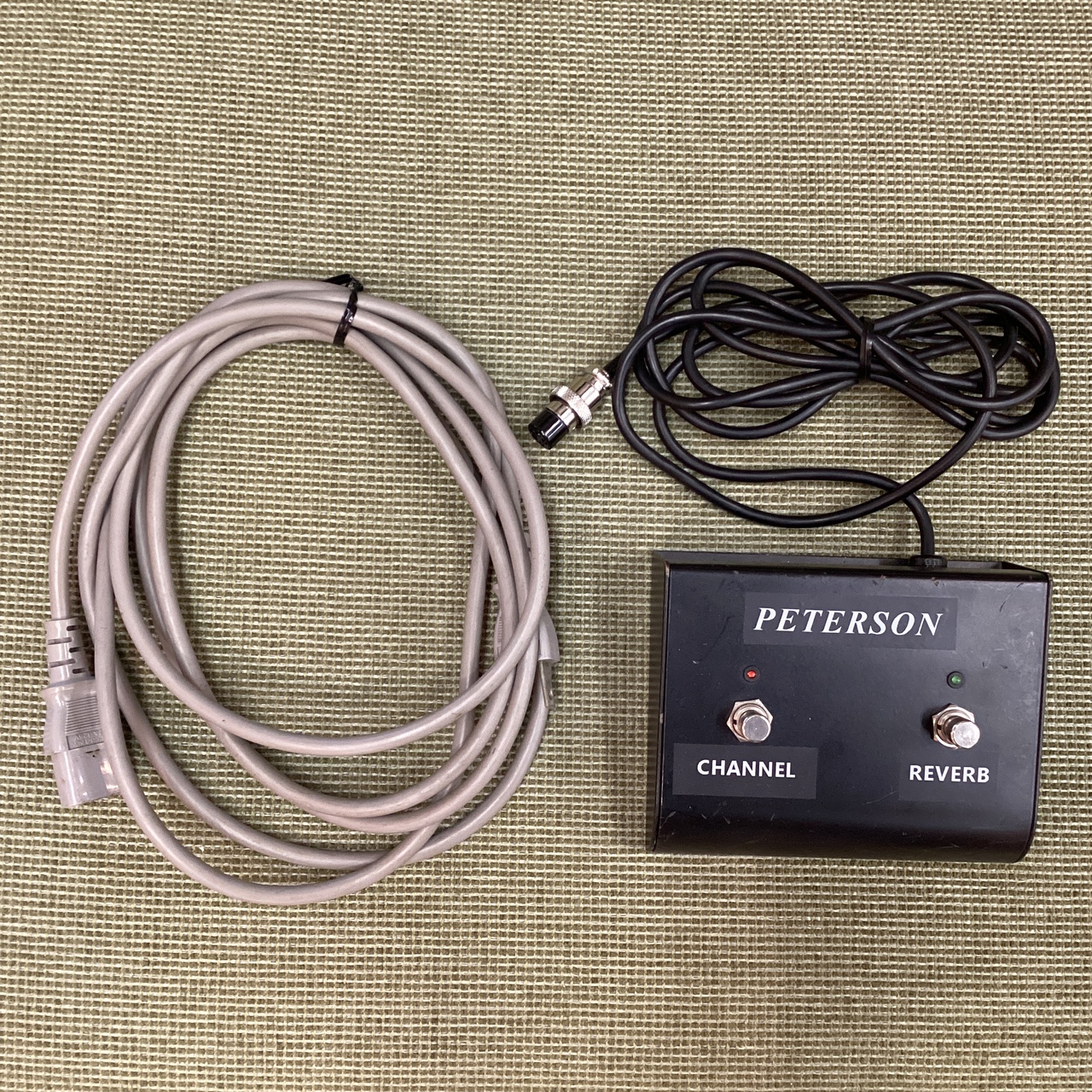 (真作保証)Cleon Petersonクレオンピーターソン　It'sMine PETERSON P-100G (ピーターソン コンボアンプ)（中古）【楽器