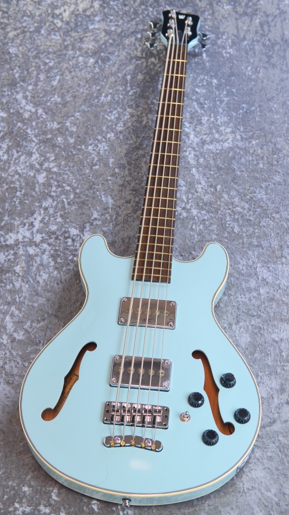 エレキベース ブルー ソリッドボディ Warwick StarBass 5st - Solid Daphne Blue High Polish- 【3.94Kg