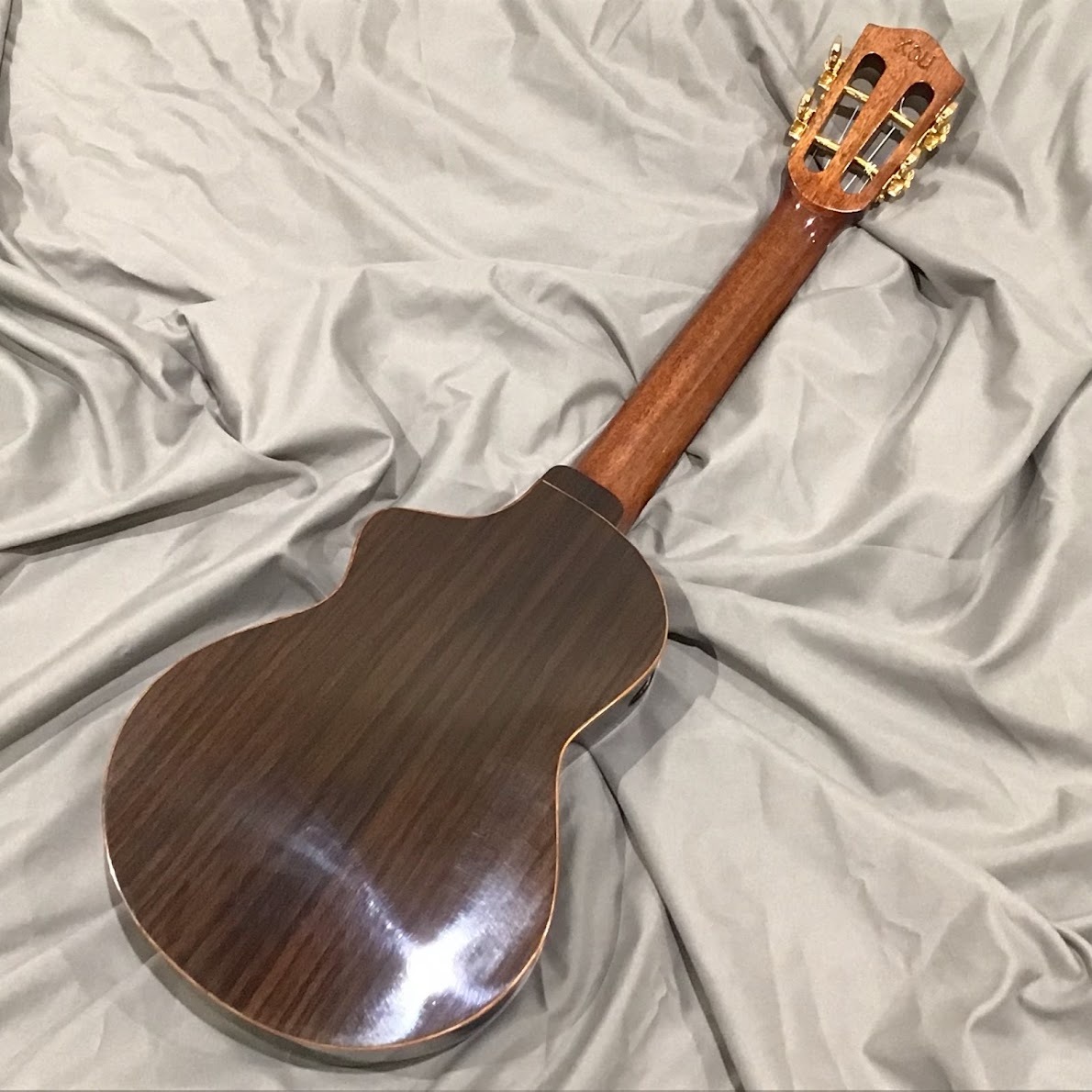 KOU ukulele TEDR/テナー/スプルース×ローズウッド/サイドポート/実物写真【送料無料】（新品/送料無料）【楽器検索デジマート】