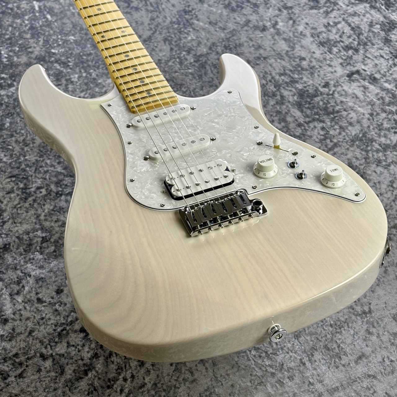 FGN フジゲン Jazz Bass タイプ 日本製 オフホワイト 楽天市場】FUJIGEN(FGN) NJB100RALV-VWH- 新品[フジゲン][Jazz Bass