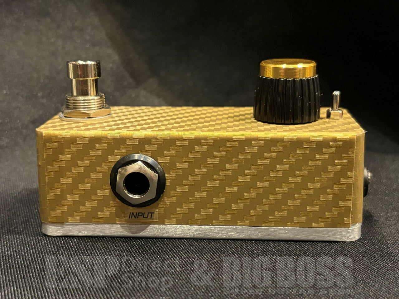 VeroCity Effects Pedals High-gain expander Carbon Top Gold（新品