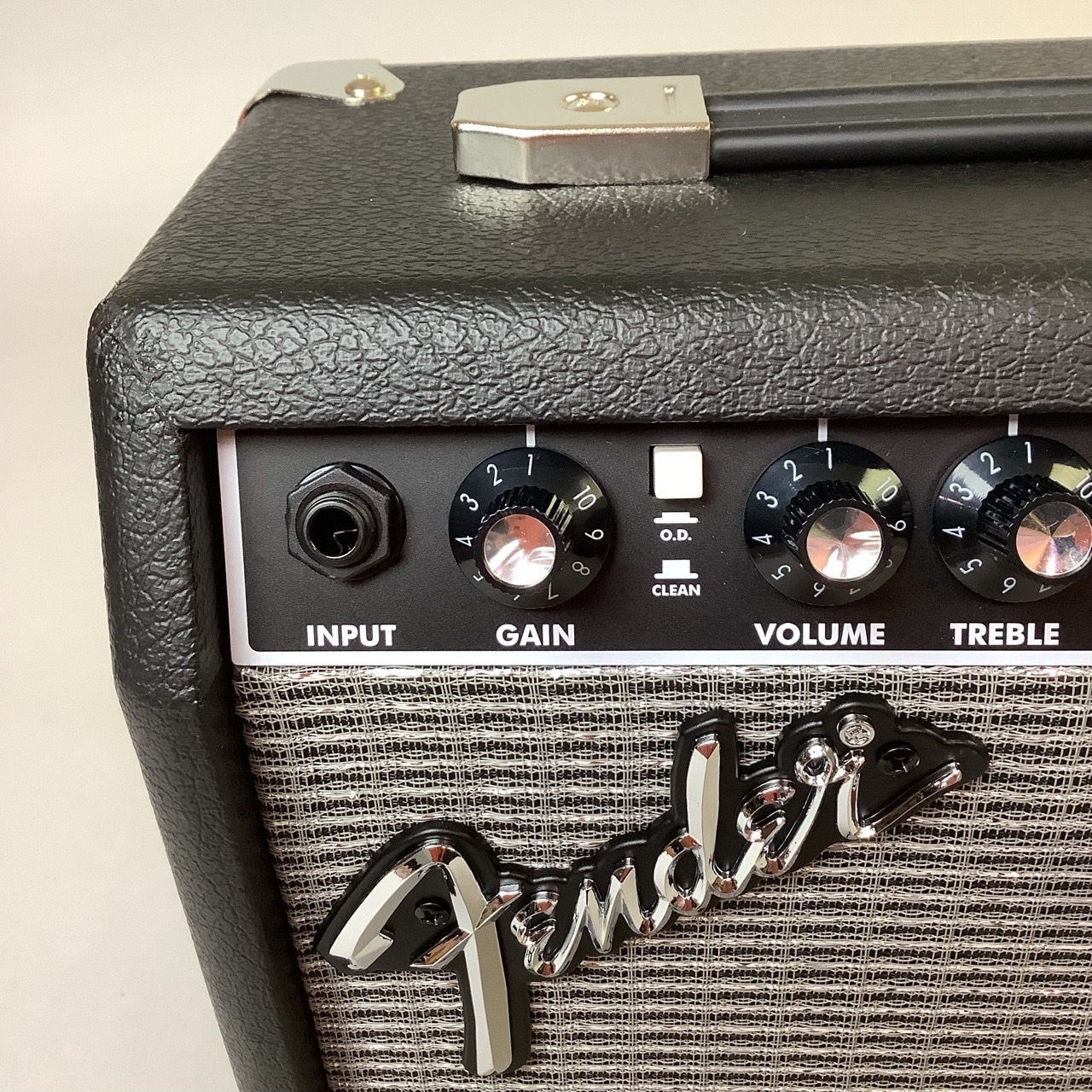 年末のプロモーション特価！ 10G Fender 100V FRONTMAN DS JPN フェンダー ギターアンプ ホームシアター