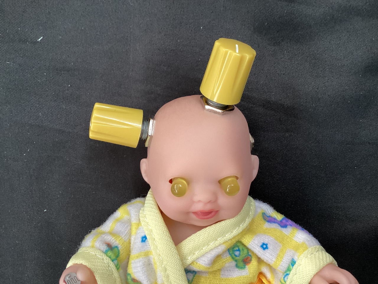 Moon Armada Baby Bot 【Wear:Yellow Eyes:Yellow Knob:Yellow