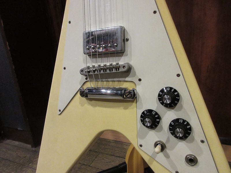 Gibson 1983 FLYING V White（ビンテージ）【楽器検索デジマート】