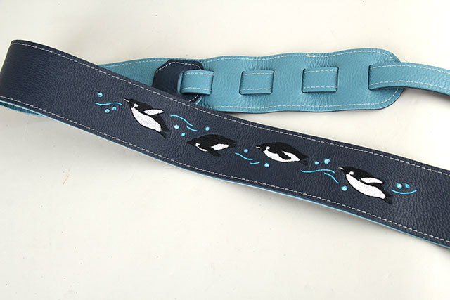 Grande uomo G-Standard 空飛ぶペンギン刺繍ストラップ ネイビー