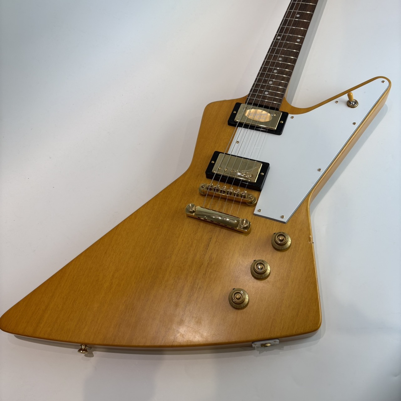 Epiphone エレキギター ナチュラル Epiphone Korina Explorer Aged Natural エレキギター（新品特価/送料