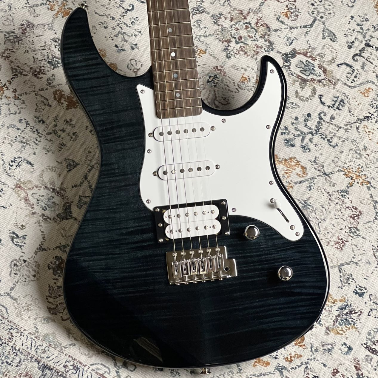 商品はヤマハパシフィカの安いヤツ　あねく屋　一時閉店 商品はヤマハパシフィカの安いヤツ あねく屋 一時閉店