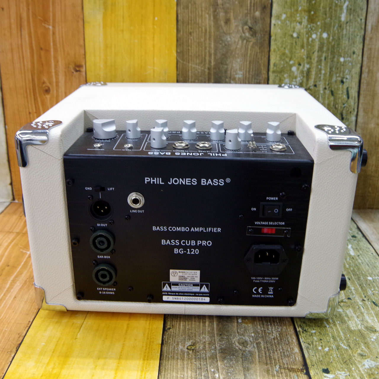 PHIL JONES Bass Cub Pro ホワイト Phil Jones Bass Bass Cub Pro White（新品）【楽器検索デジマート】