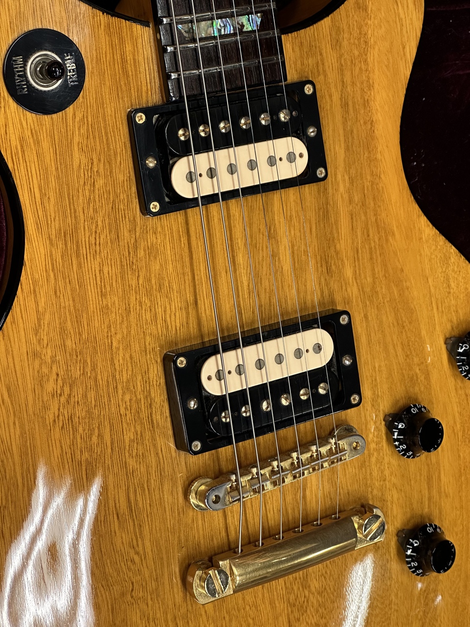 Gibson Custom Shop Tak Matsumoto DC Korina Antique Natural s