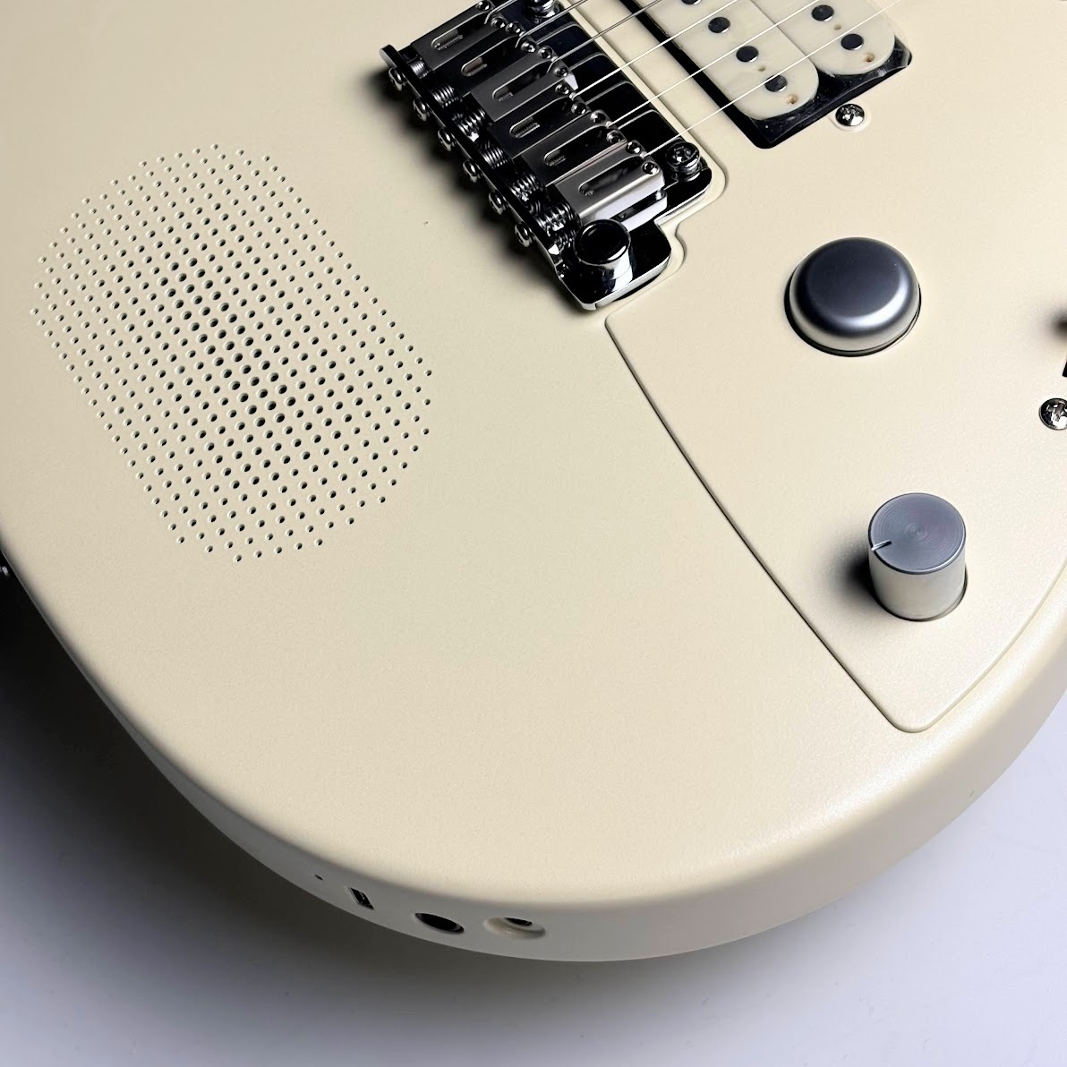 ENYA Inspire  ホワイト　アンプ内蔵エレキギター Enya Inspire White 次世代アンプ内蔵ギター 15Wスピーカー搭載（新品