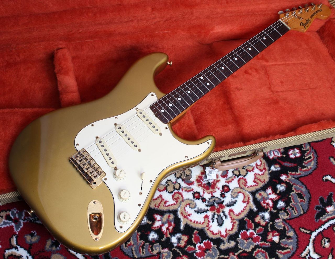 Fender Japan Stratocaster ゴールド Fender / Japan Exclusive Yngwie Malmsteen Signature Stratocaster
