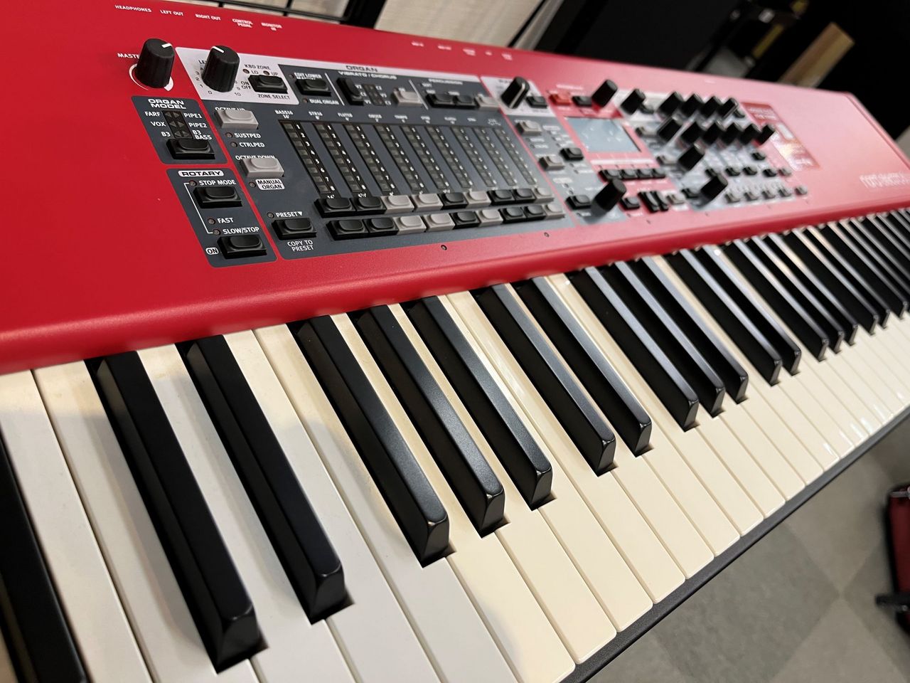 CLAVIA NORD ELECTRO6HP 【純正ケース・ペダル・譜面台付き】【中古