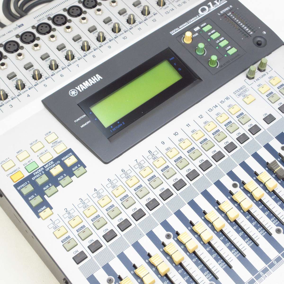 YAMAHA 01V 