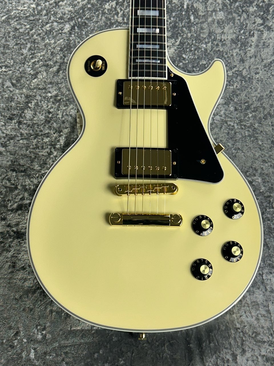 Gibson 【待望の復活】Les Paul Custom 70s Butter Cream S/N