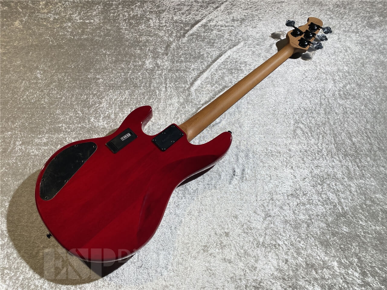Sterling by MUSIC MAN STINGRAY RAY34 HH Spalted Maple Top (Blood