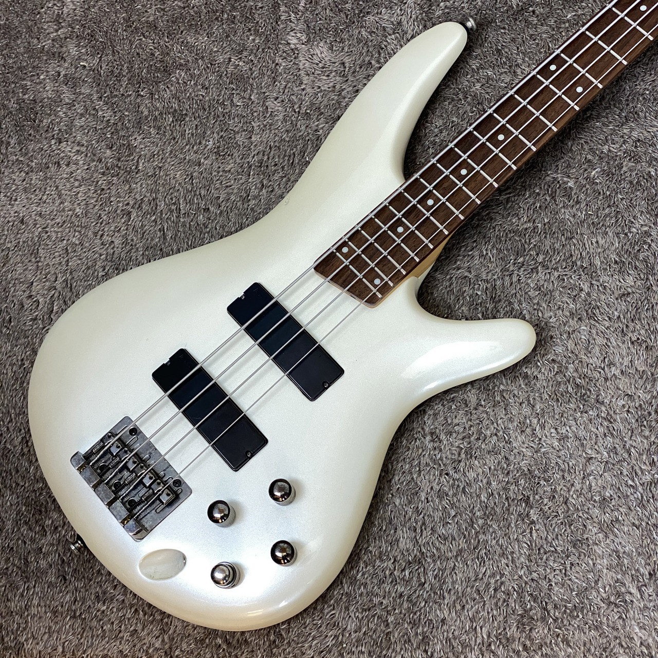 Ibanez SR300 アクティブベース　メンテ済み　新品弦　送料無料 Ibanez SR300【尾張小牧店】（中古/送料無料）【楽器検索