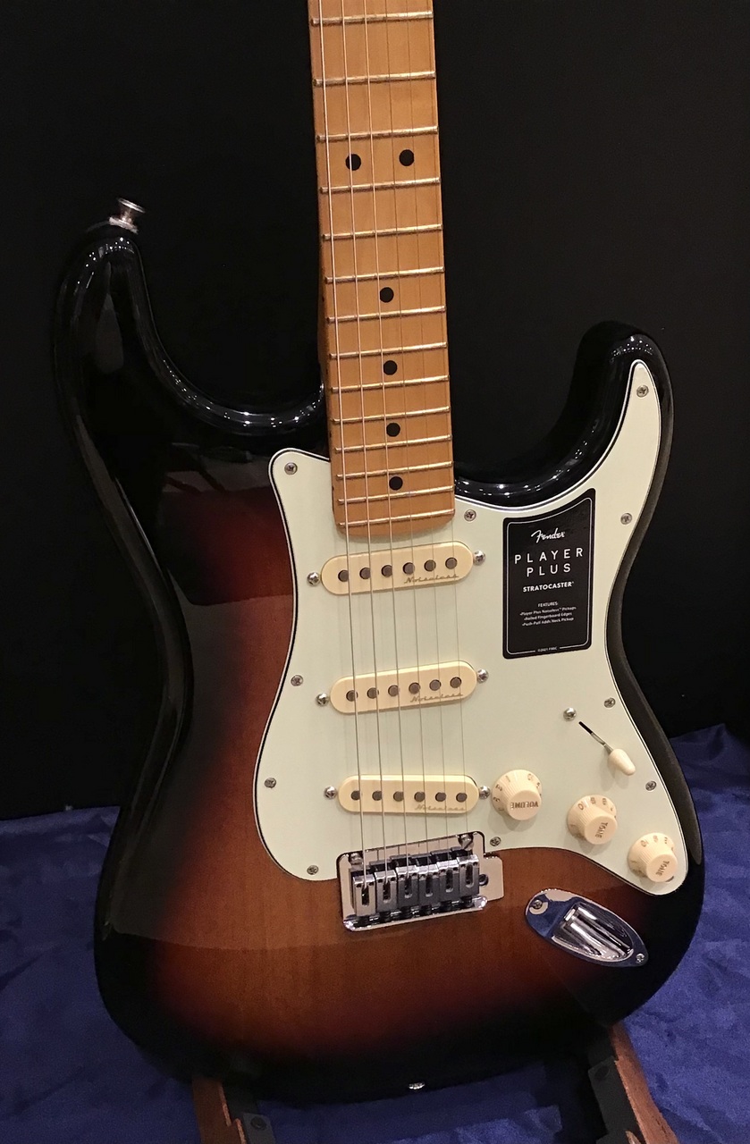 Fender Player plus Stratocaster 3-Color Sunburst【ノイズレス