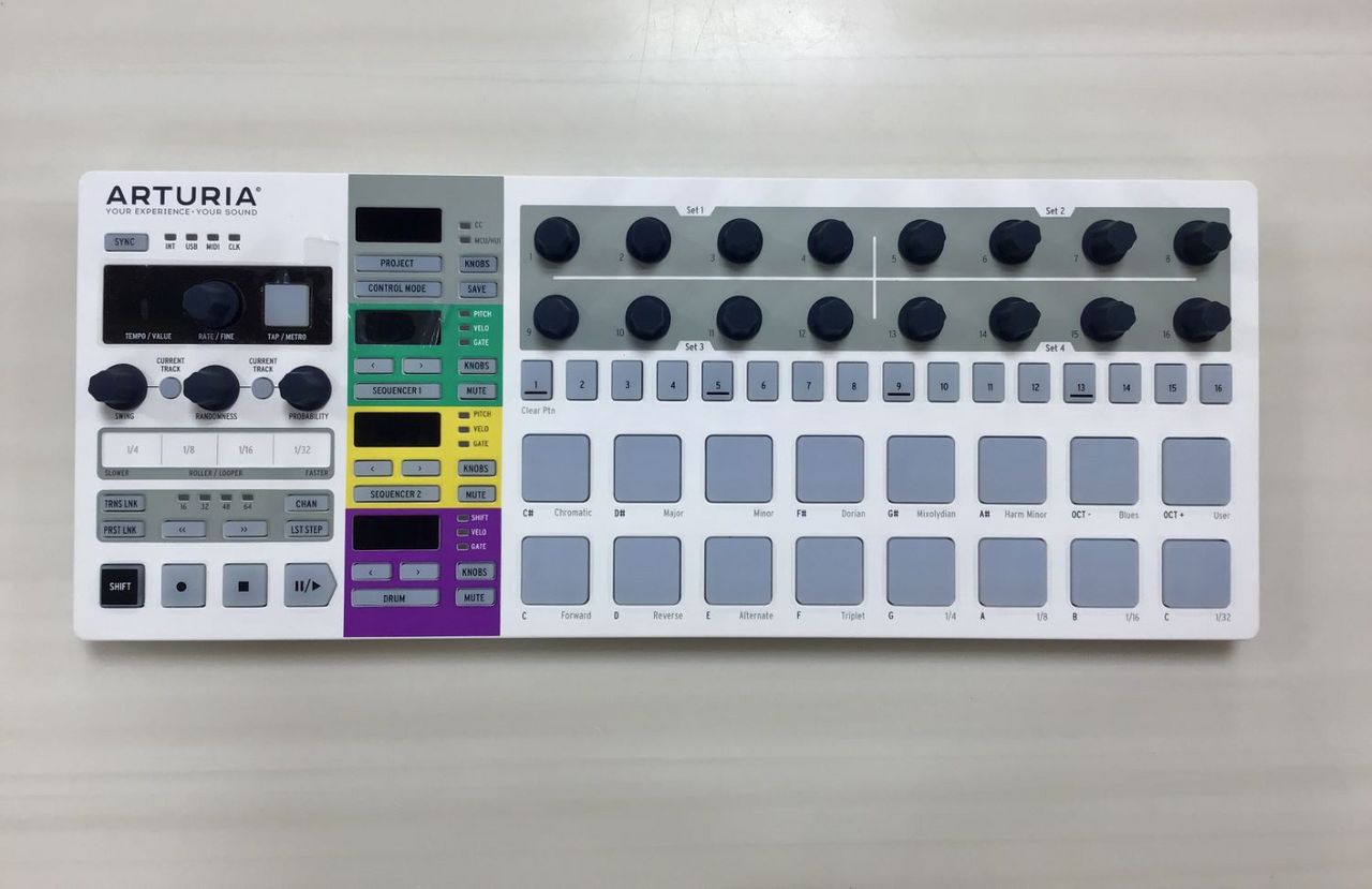 Arturia 【1台限定B級品特価！】BeatStep Pro シーケンサー（B級