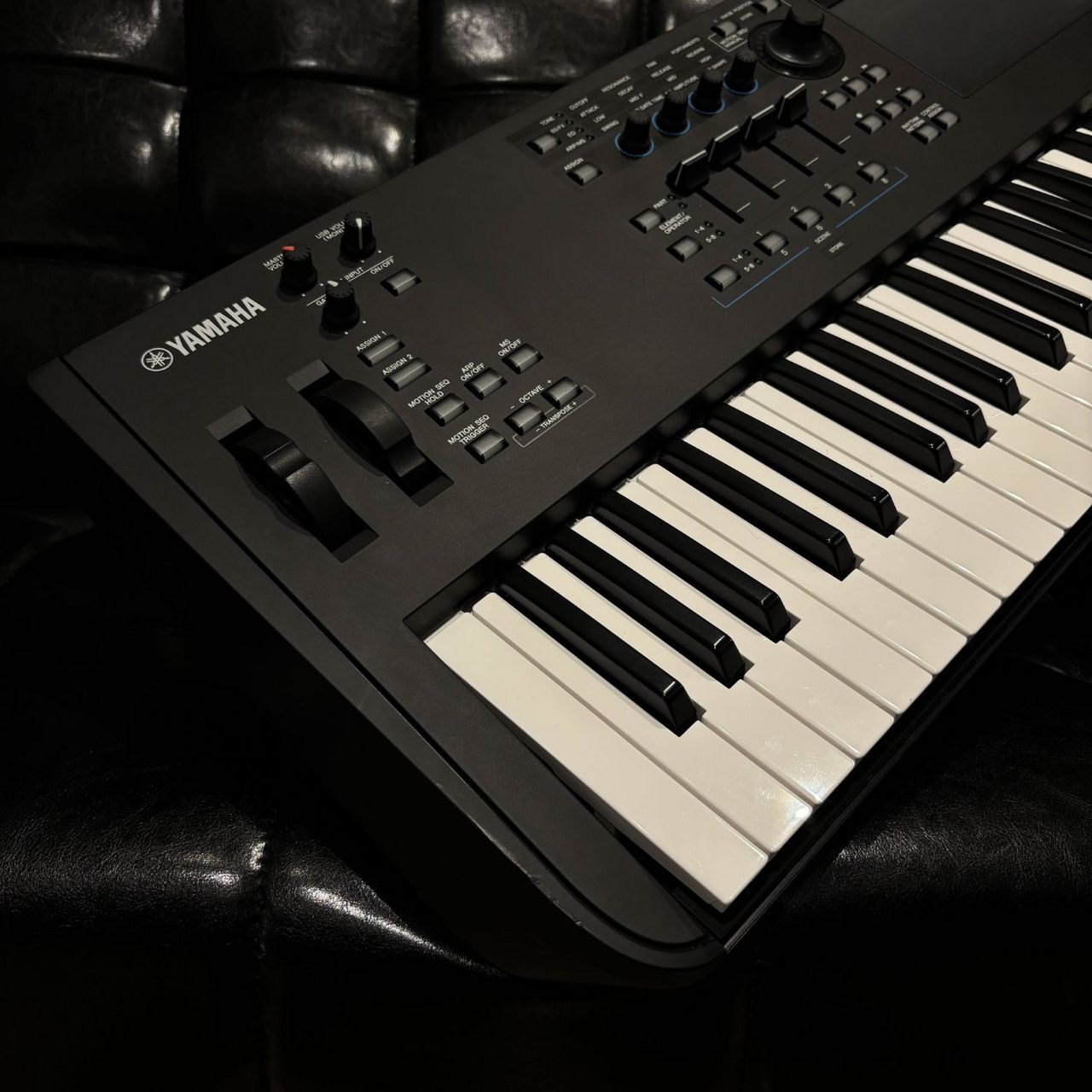 YAMAHA MODX7+ (純正ソフトケース付属) 76鍵盤（中古/送料無料）【楽器