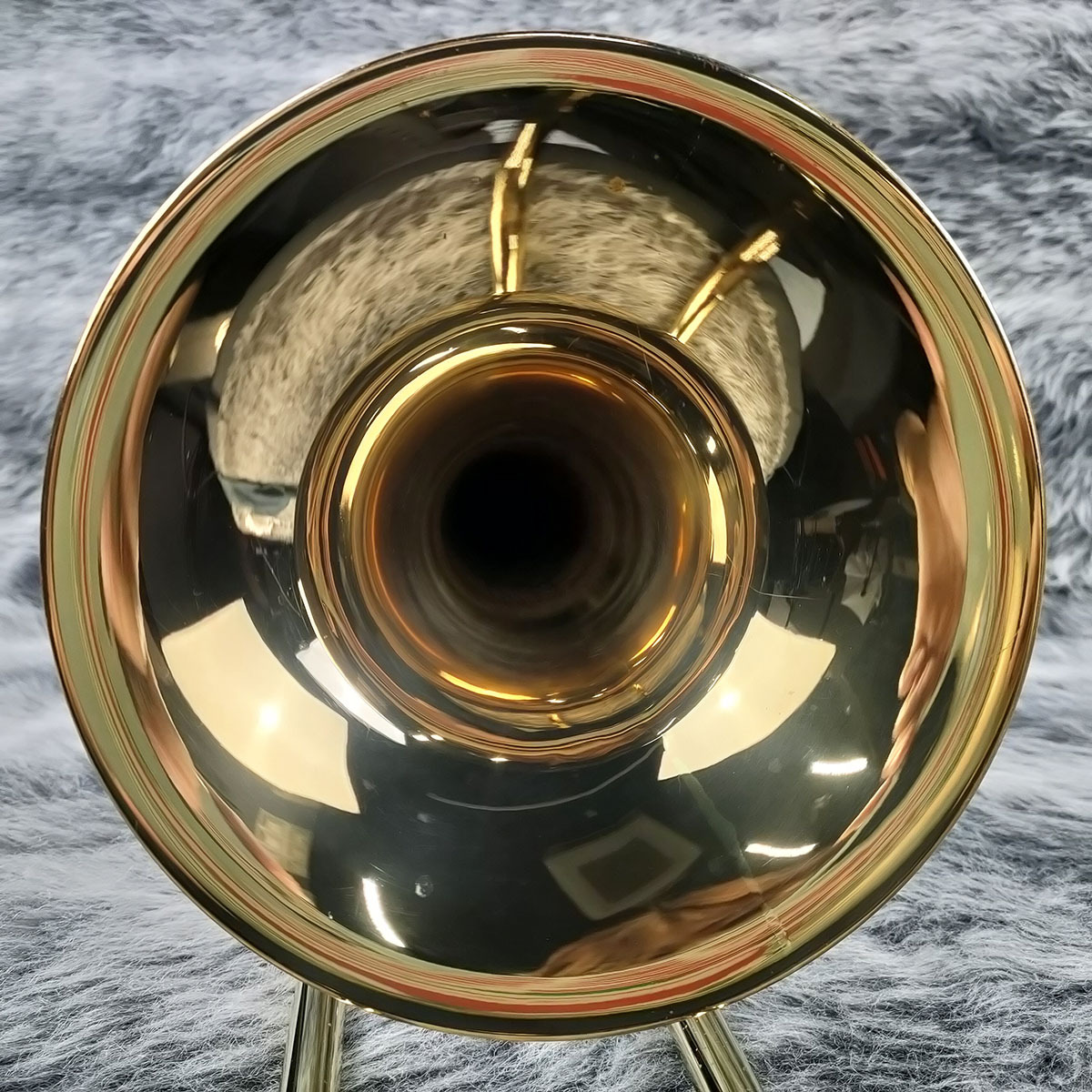 Bachテナーバストロンボーン　42B Bach 42AF GB ゴールドブラスベル ラッカー仕上げ テナーバストロン