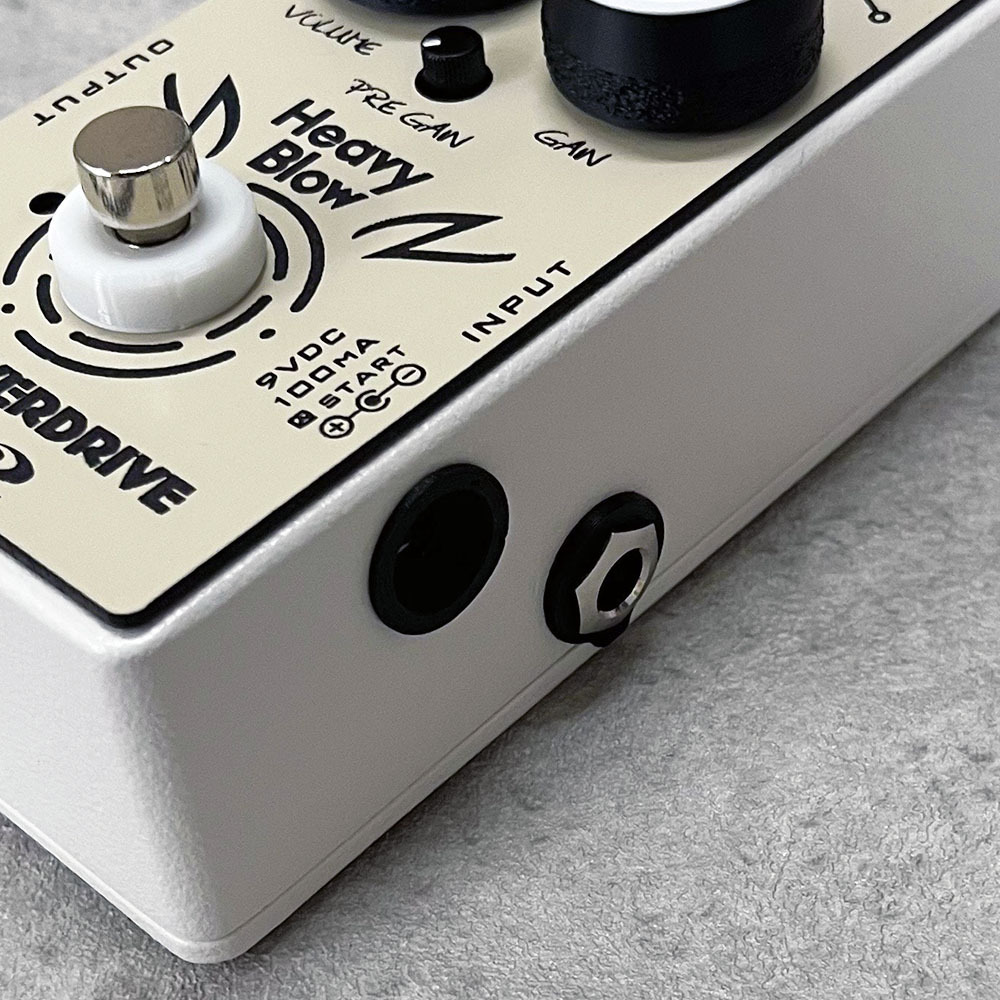 Ovaltone Heavy Blow 【ブランド初のベース用オーバードライブ