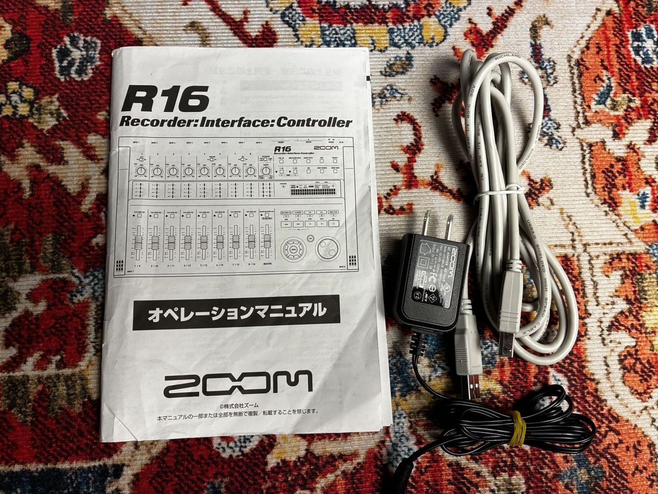 ZOOM R16 【現物画像】（中古/送料無料）【楽器検索デジマート】