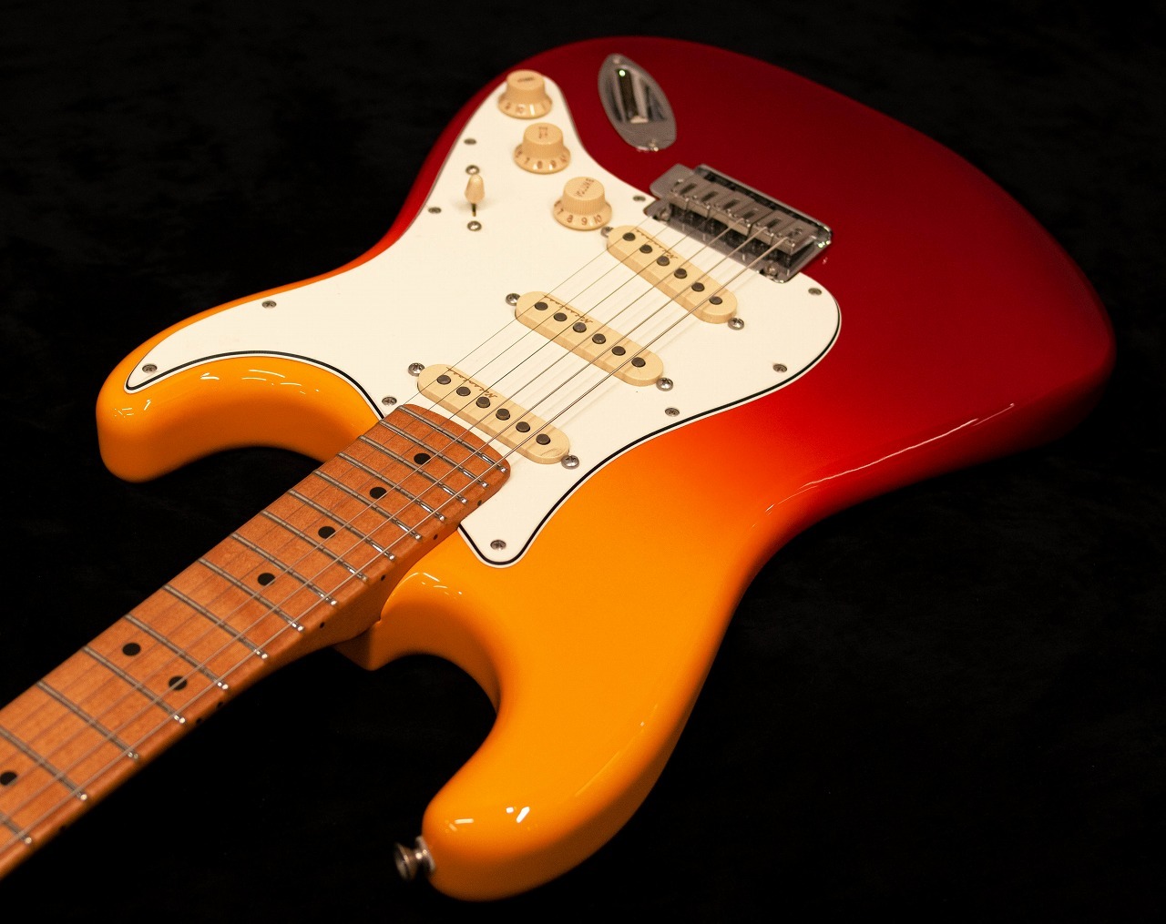 Fender Player Plus Stratocaster Tequila Sunrise（新品特価/送料無料