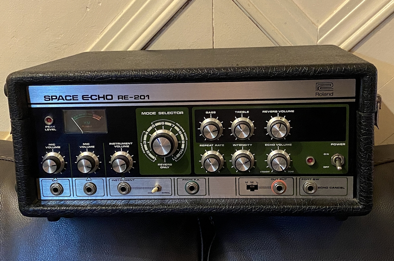 Roland RE-201 Space Echo（ビンテージ）【楽器検索デジマート】