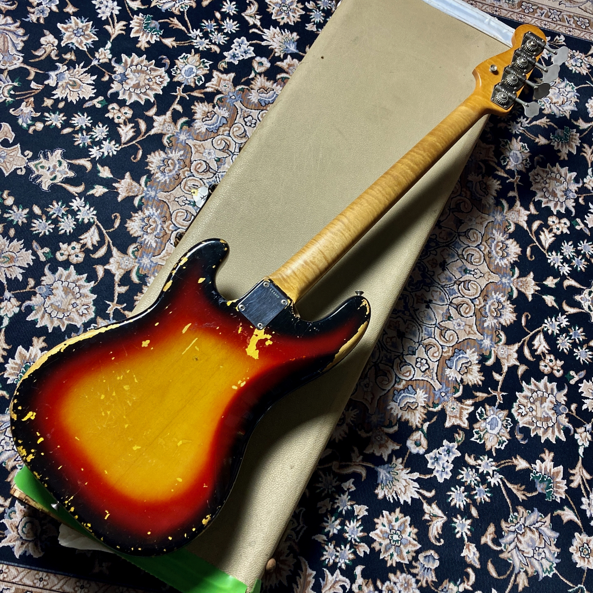 Fender 1963 Precision Bass Sunburst (Great flame Neck