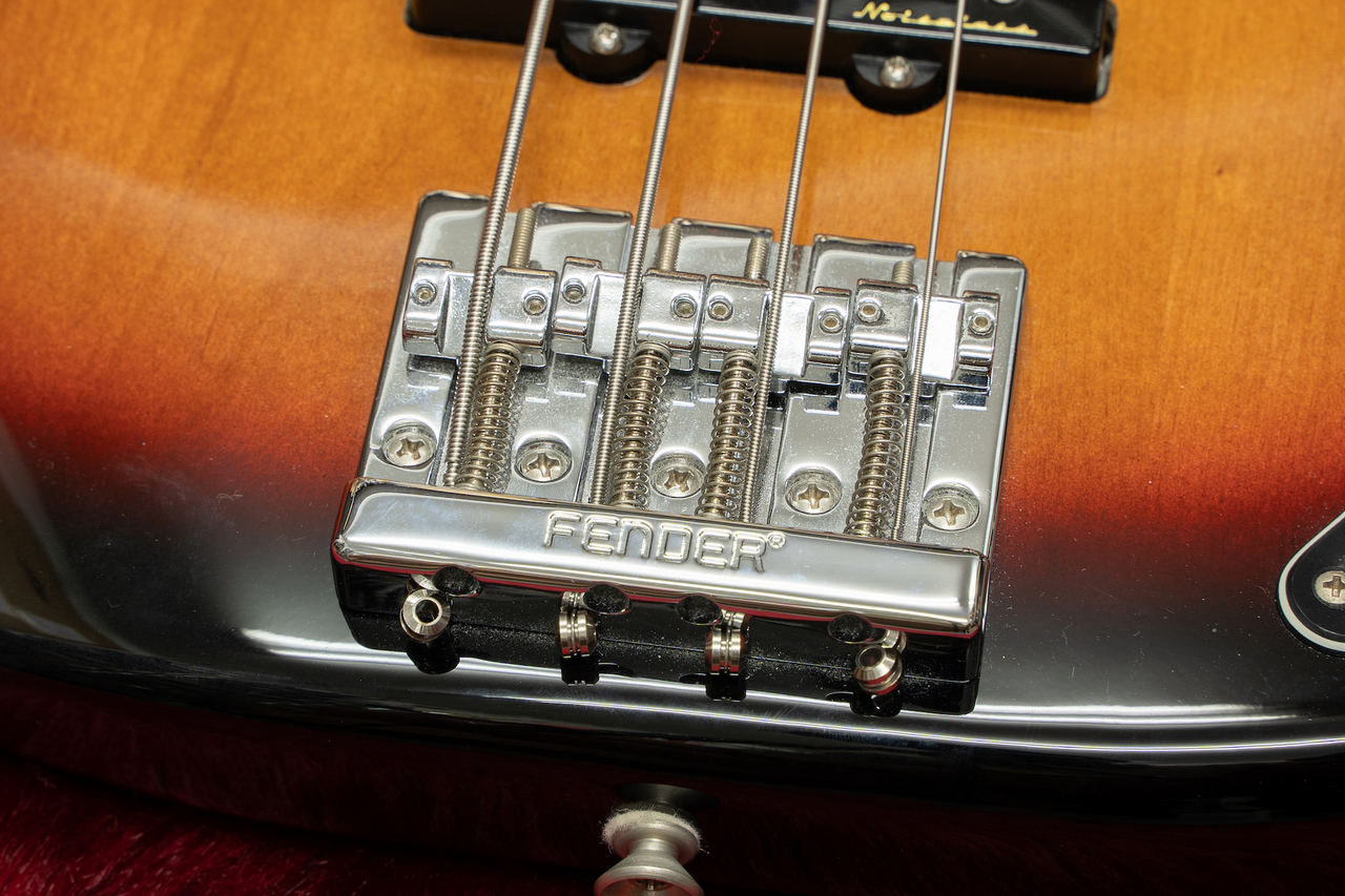 Fender MEX Deluxe Active Precision Bass 3TS #MX17937937 4.2kg