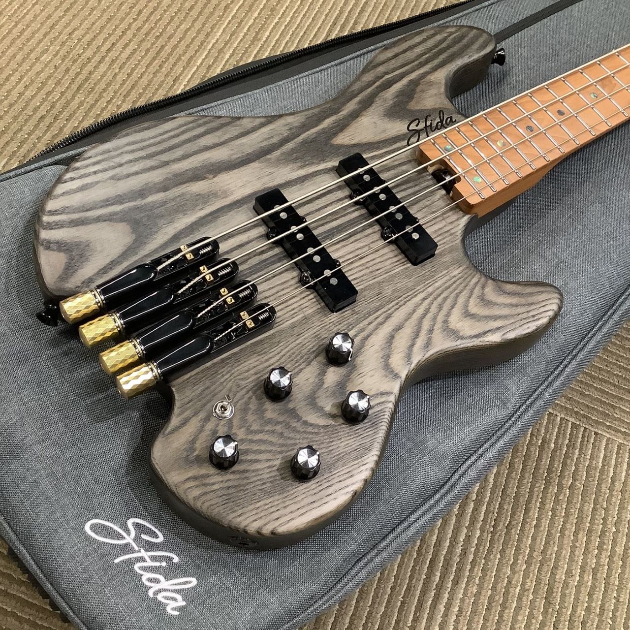 Sfida Sfida（スフィーダ） SHB-800 Black (ブラック) 【ヘッドレス4弦