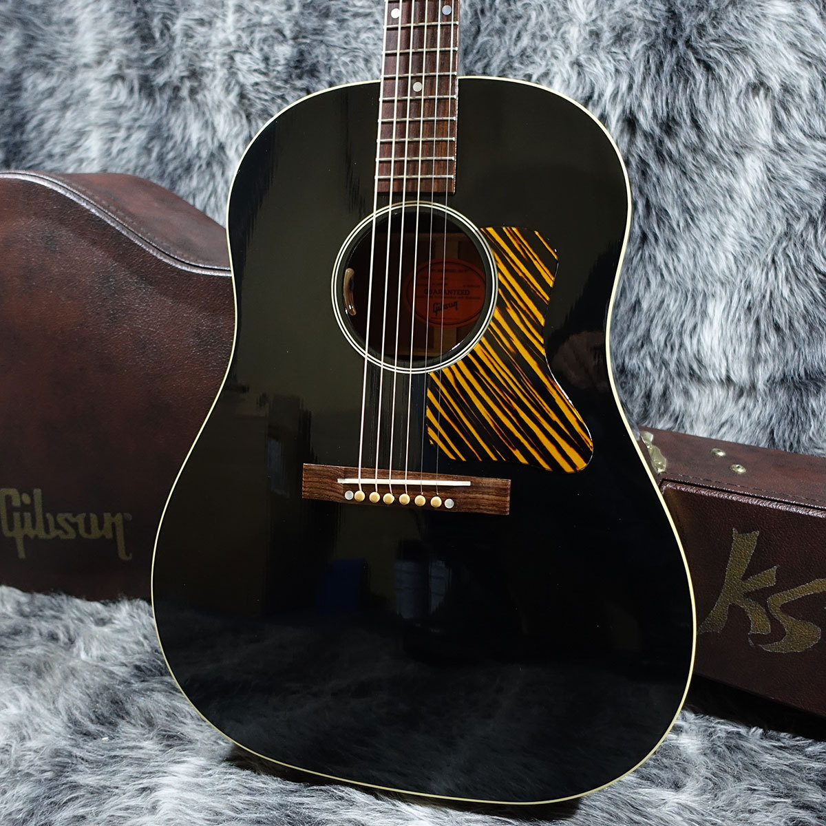Gibson J-35斉藤和義モデル エレアコギター】Gibson 斉藤和義モデルの5本目となる”Kazuyoshi