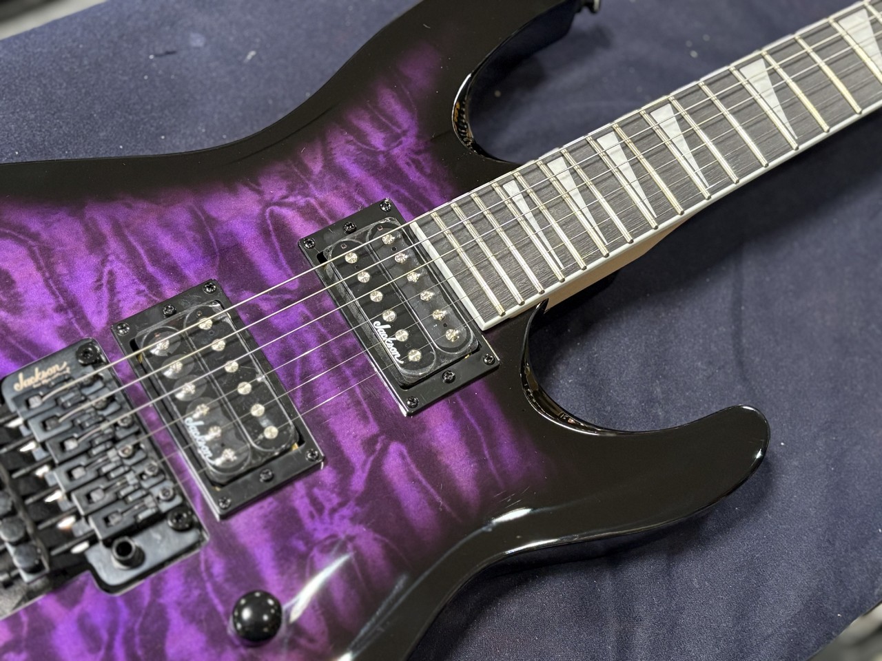 Jackson JS Series Dinky Arch Top JS32Q DKA Transparent Purple