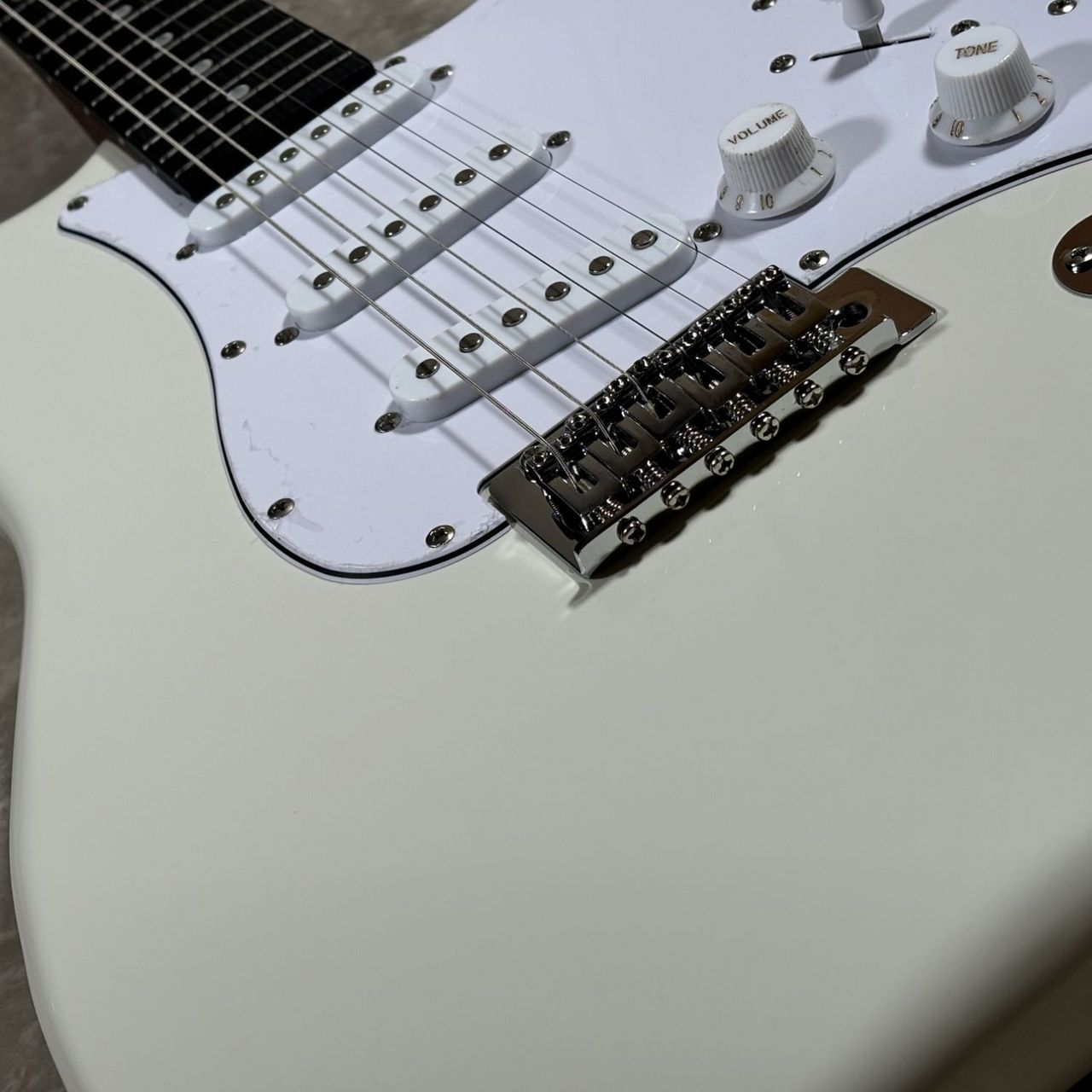 BUSKER'S BST-Standard Gray White ストラトキャスタータイプ（新品