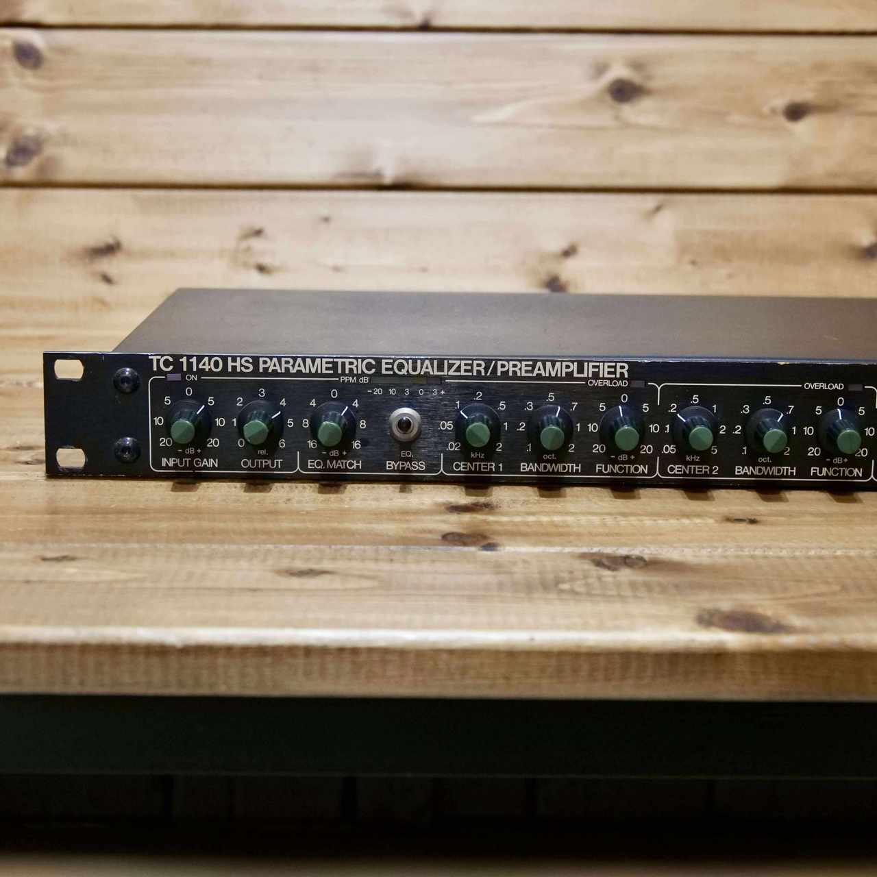 tc electronic TC1140 HS PARAMETRIC EQUALIZER/ PREAMPLIFIER
