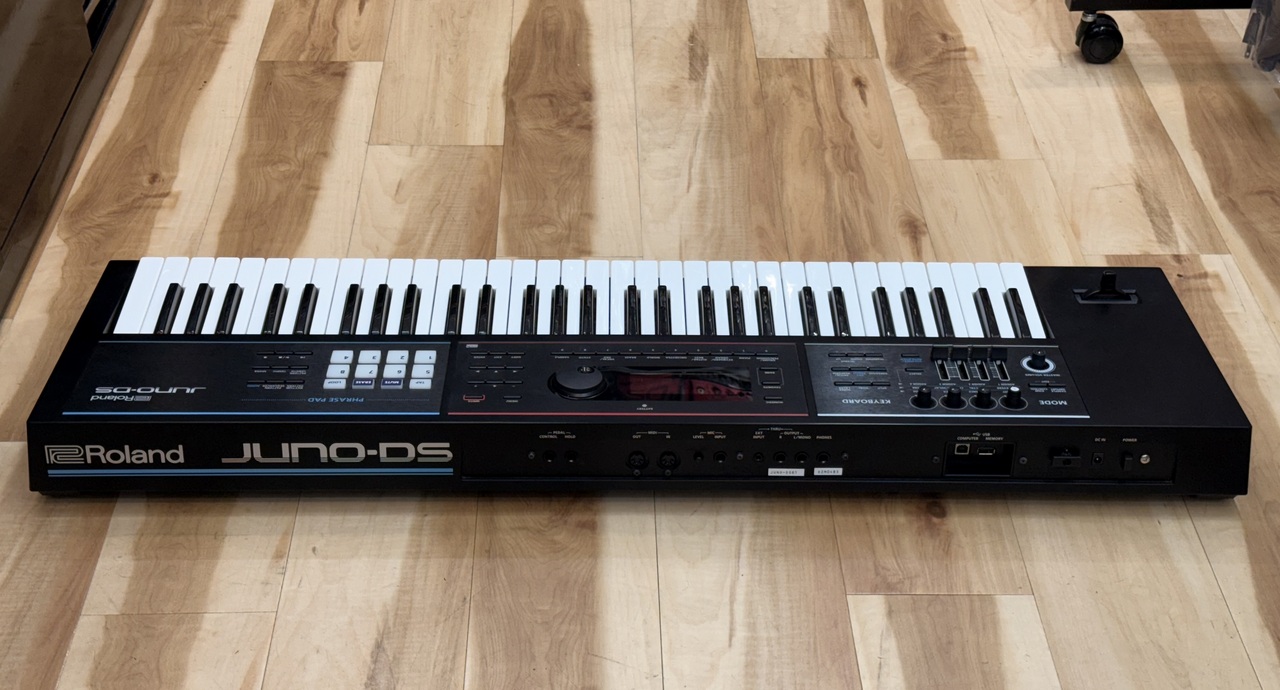 Roland JUNO-DS 61（中古）【楽器検索デジマート】