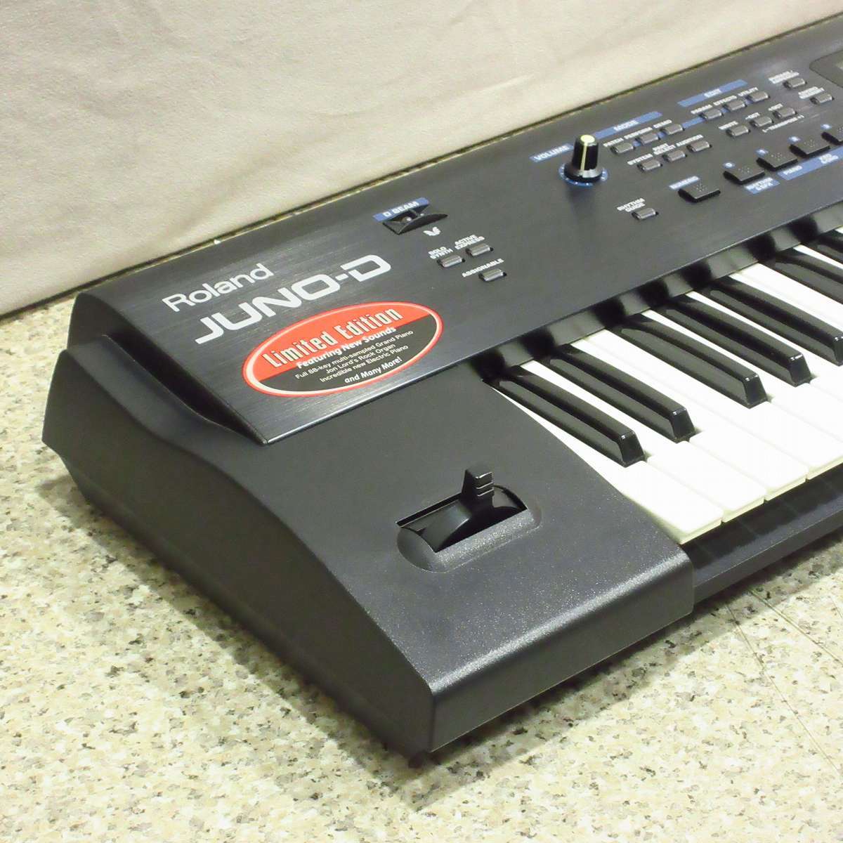 Roland JUNO-D Limited Edition 