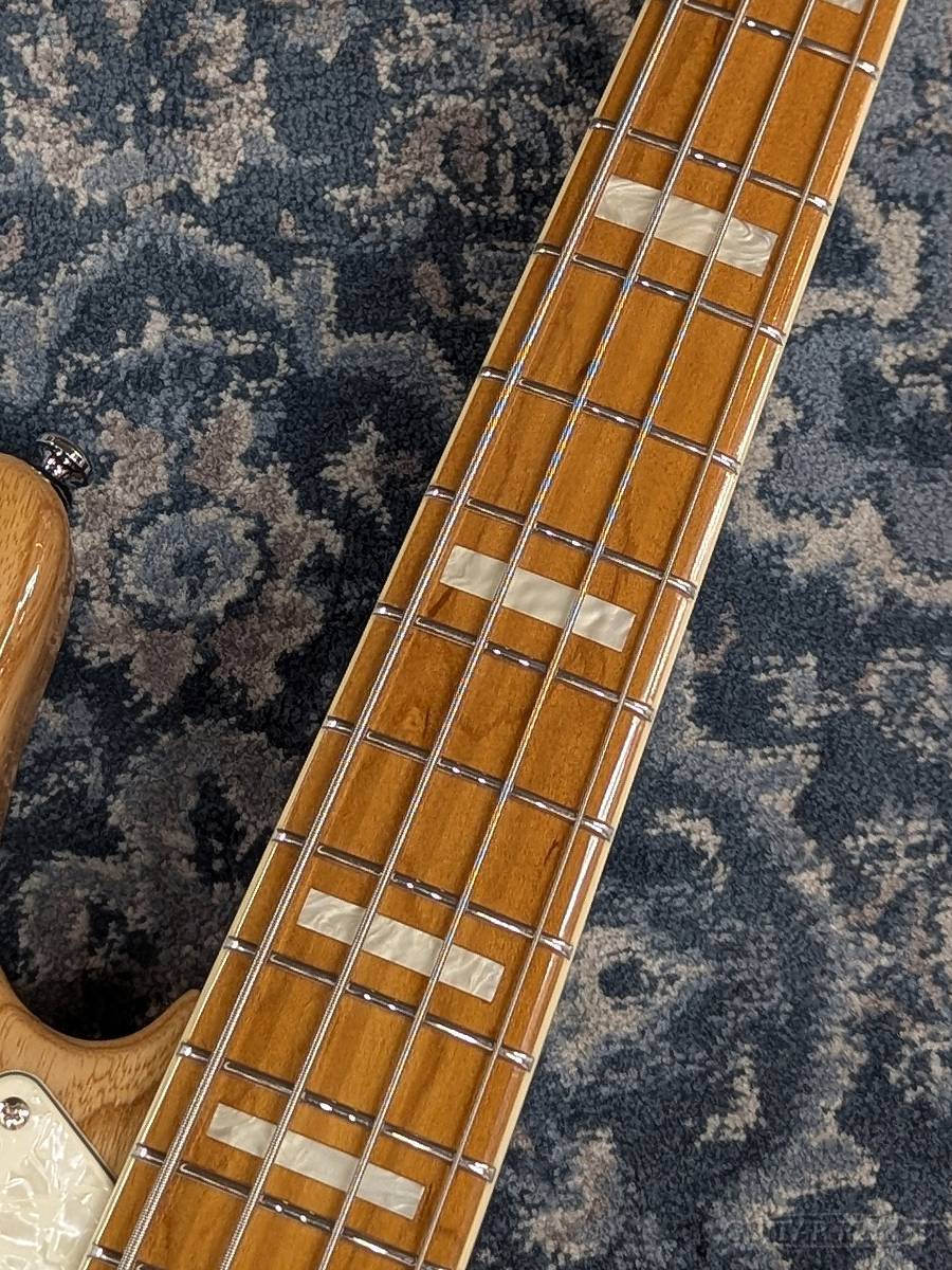 Sire V8 4st -Natural-（新品）【楽器検索デジマート】