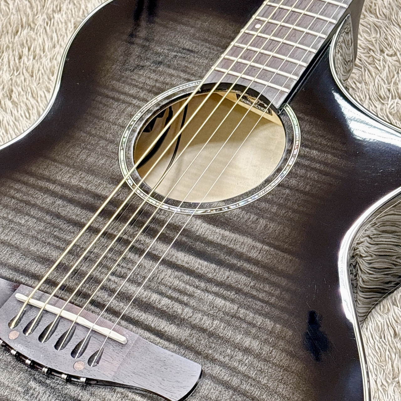 2023.03購入ほぼ未使用Ibanez エレアコブラックAEWC400-TKS Amazon.com: Ibanez AEWC400 - Transparent Black Sunburst High Gloss