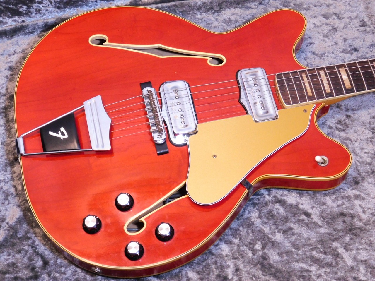 Fender Coronado Ⅱ'67（ビンテージ）【楽器検索デジマート】