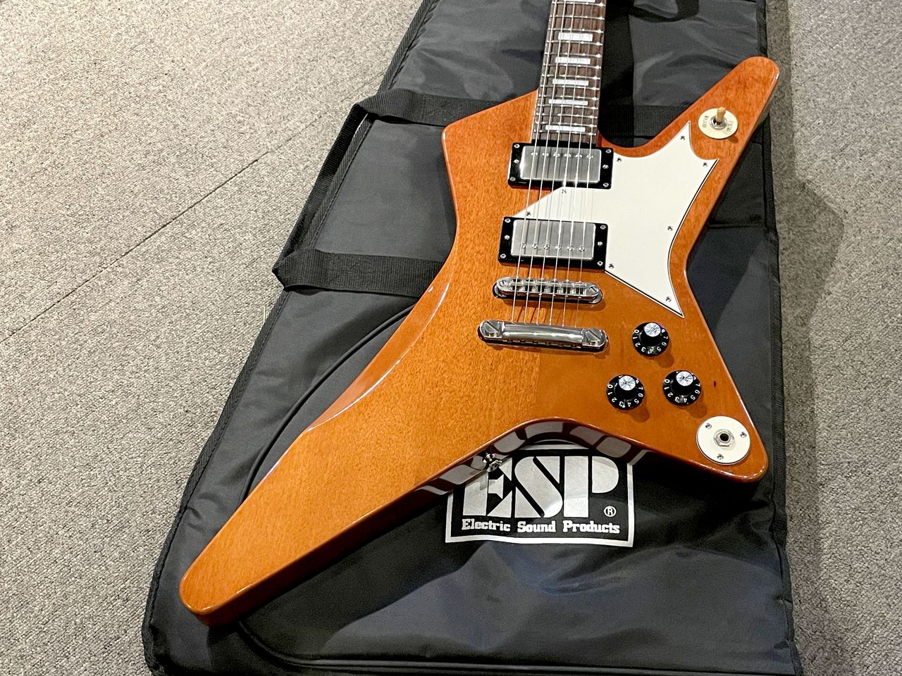 ギター Edwards Crying Star Classic VETELGYUS エレキギター】ESPよりGALNERYUS Syu Modelのアップデート版
