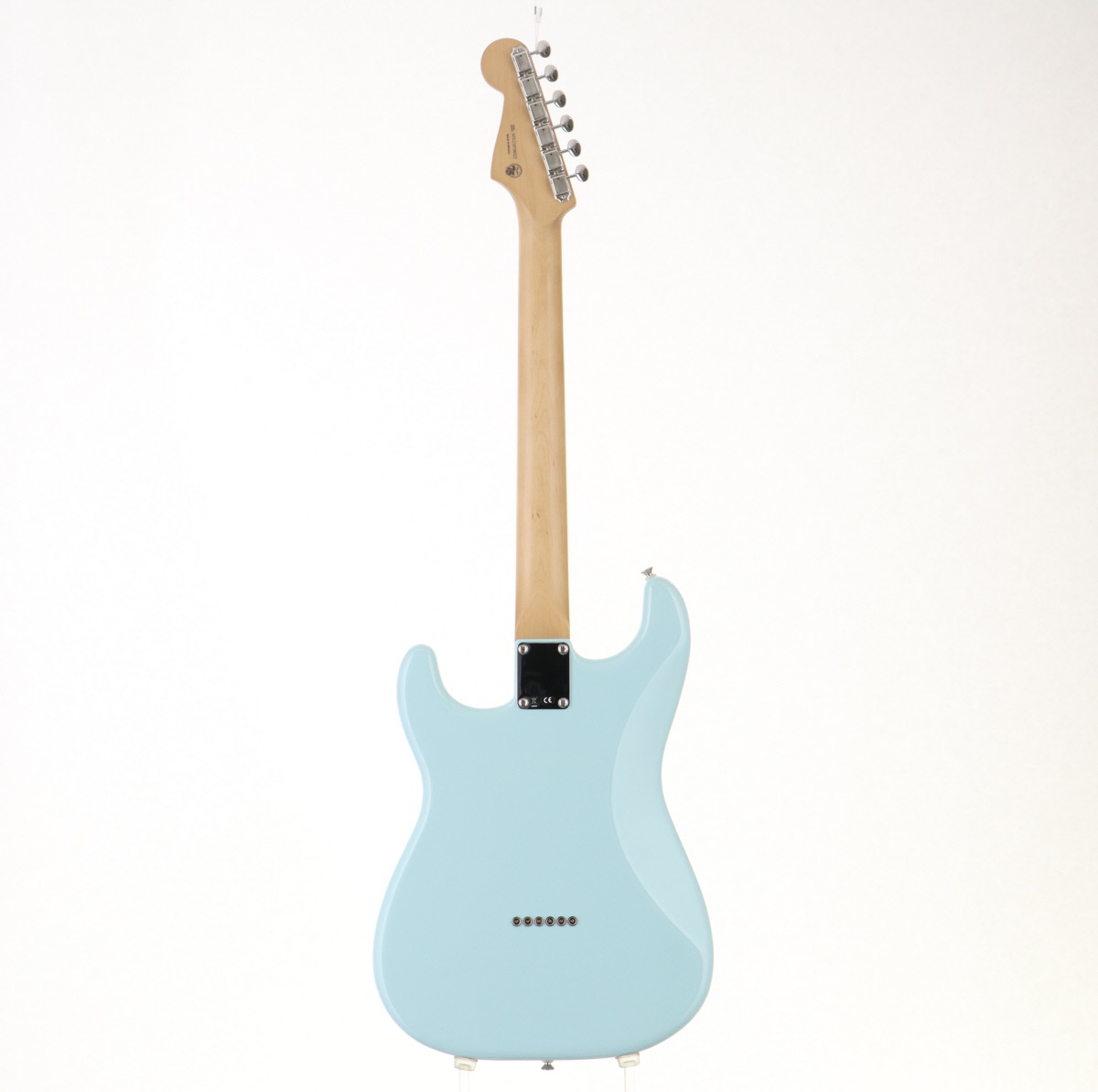 ギター Fender Noventa Stratocaster Daphne Blue Fender Noventa Stratocaster MN Daphne Blue｜平野楽器 ロッキン
